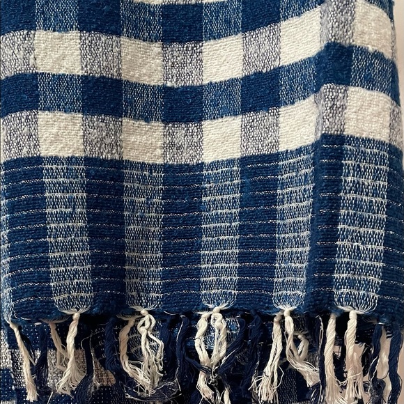 ZARA Checked Blue and White Scarf with Fringe - Picture 2 of 2